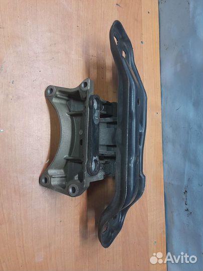 Подушка АКПП Mercedes W210 M111