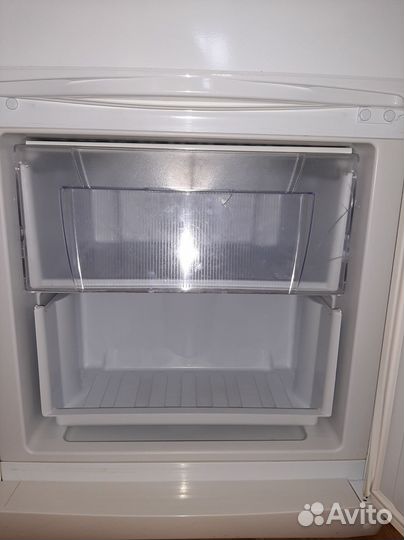 Холодильник Indesit