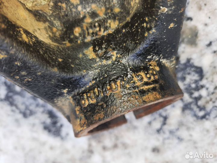 Поворотный кулак правый VW Polo sedan, Skoda Rapid