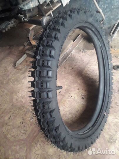 Резина 2,75-16