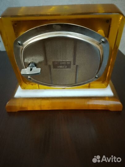 Часы механические настольные СССР