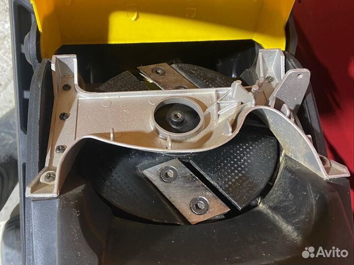 Садовый измельчитель Huter ESH-2500T 70/13/16