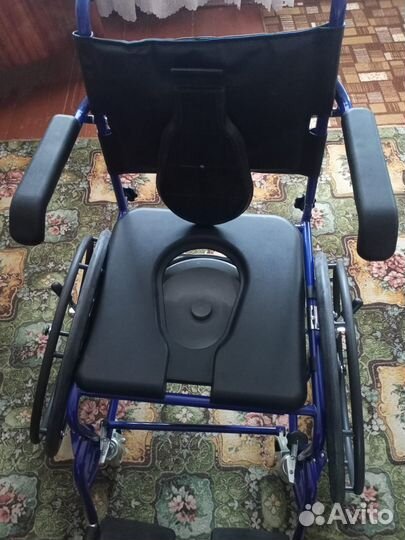 Кресло коляска с санитарным оснащением