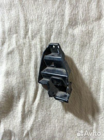 Кронштейн Mitsubishi Outlander 3