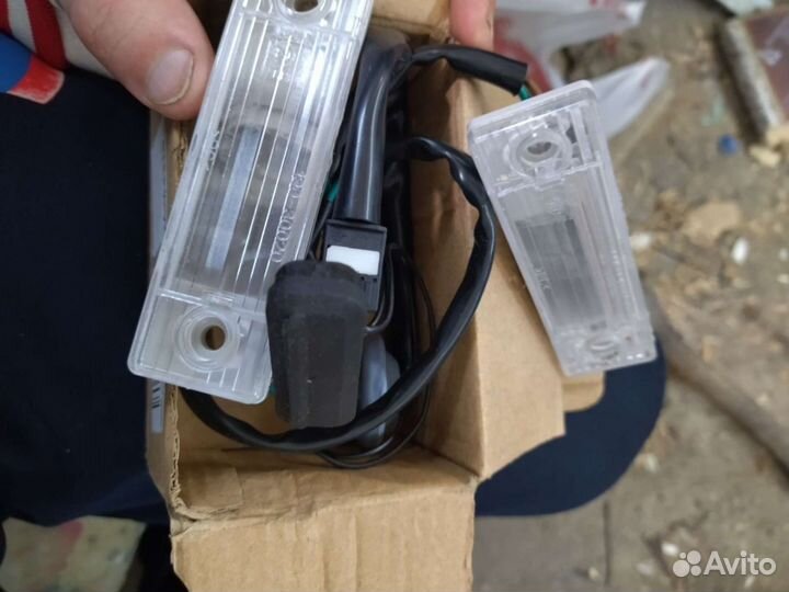 Кнопка крышки багажника Шевроле Круз