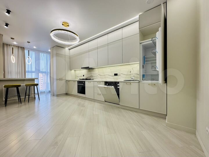 3-к. квартира, 87 м², 10/18 эт.