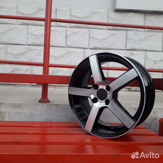 Диск литой R17 7.0 4*100 ET40 d60.1