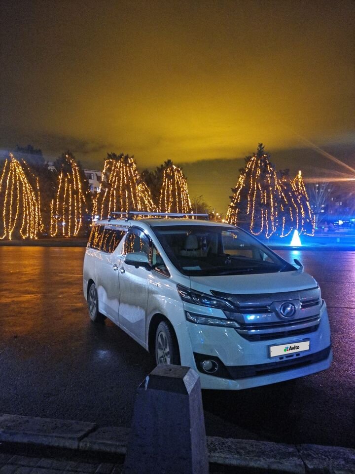 Toyota Vellfire: фото владельца