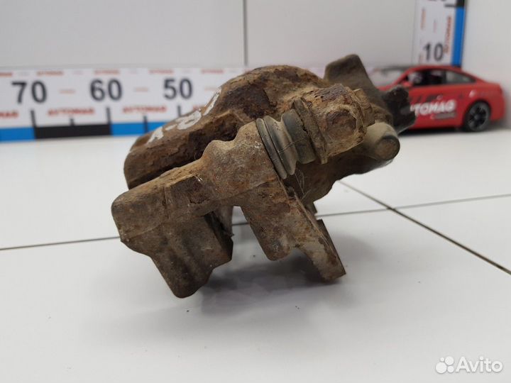 Суппорт задний правый (Honda CR-V)