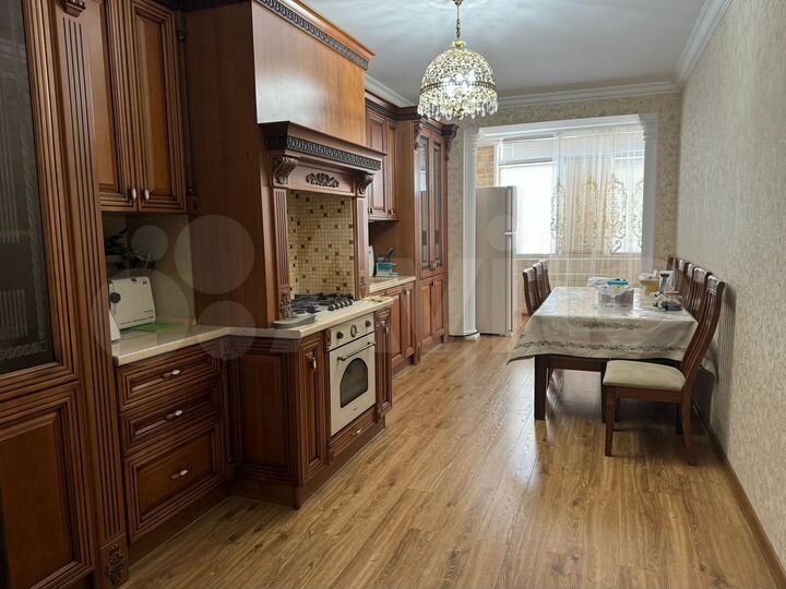 2-к. квартира, 87 м², 5/6 эт.