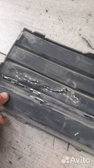 Решетка в бампер Volkswagen Transporter T6 С 2015