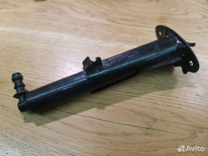 Форсунка фароомывателя Кайен 958