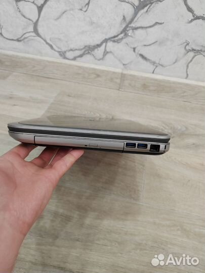 Ноутбук dell Intel core i7/2 видеокарты/SSD/8 озу