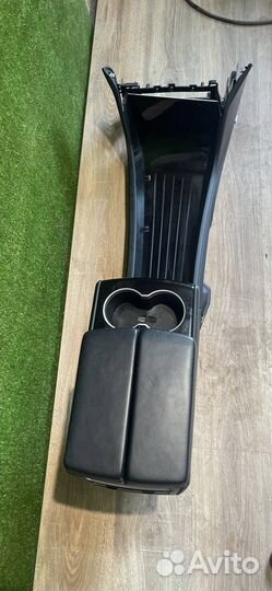 Консоль салона Tesla Model S 2016