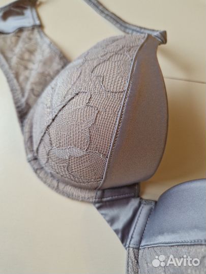 Бюстгальтер calvin klein 70B