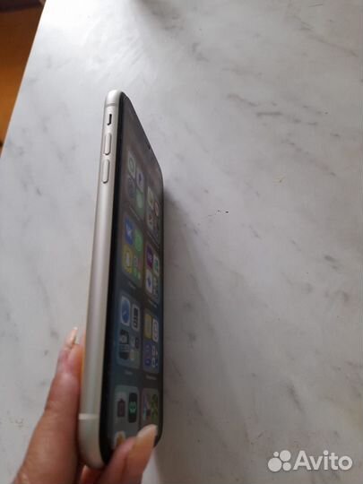 Телефон iPhone 11