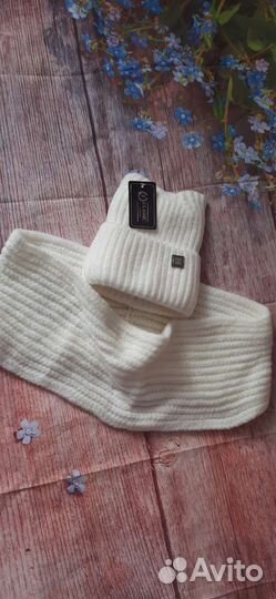Новый комплект зима шапка и снуд