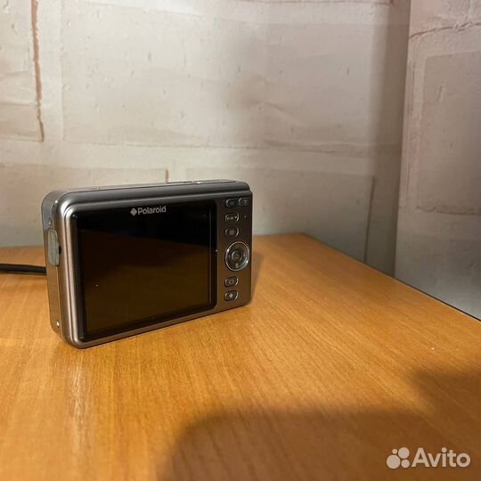 Фотокaмepа Polaroid i1035