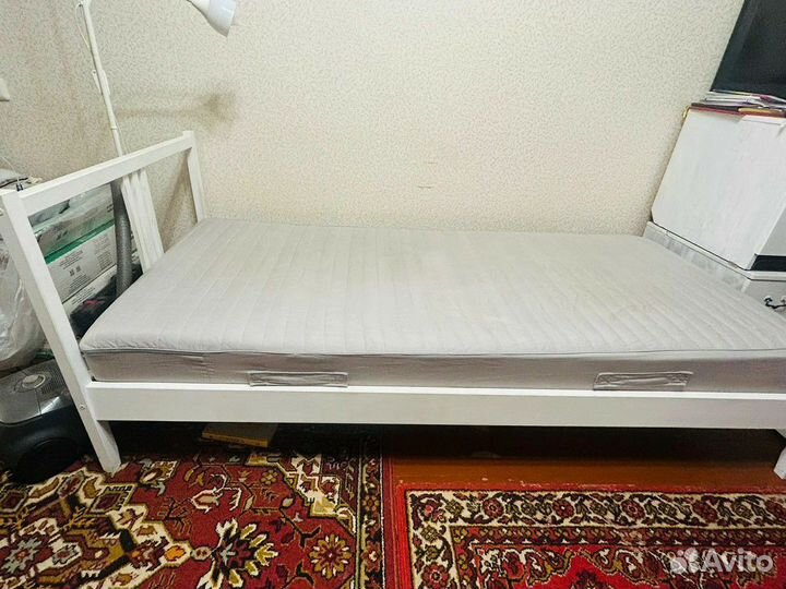 Продам кровать IKEA 90*200