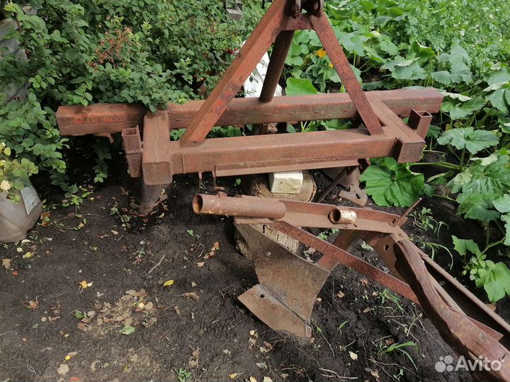 Культиватор окучник