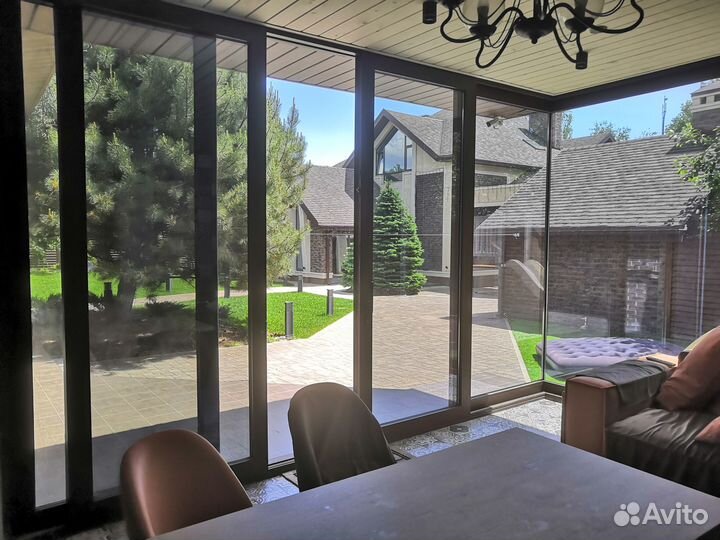 Раздвижные окна и двери