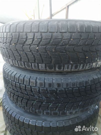Комплект зимних шин
