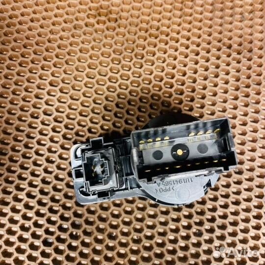 Блок управления светом Skoda Octavia A4 2010