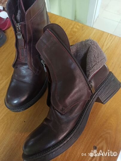 Ботинки женские натуральная кожа,мех 42р