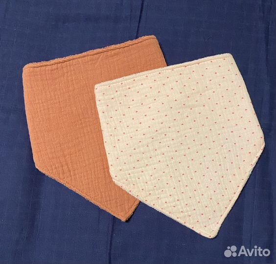 Нагрудники/слюнявчики треугольнички новые