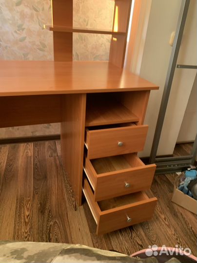 Стол компьютерный школьный