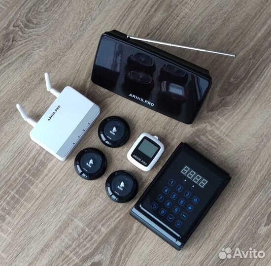 Кнопка вызова официанта, часы, табло, пуль, репите