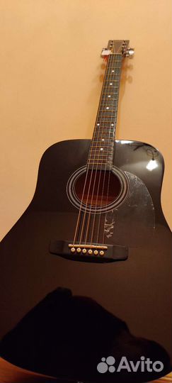 Акустическая гитара