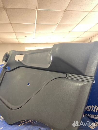 Обшивка двери. Scania P094Cb6X4Hz260