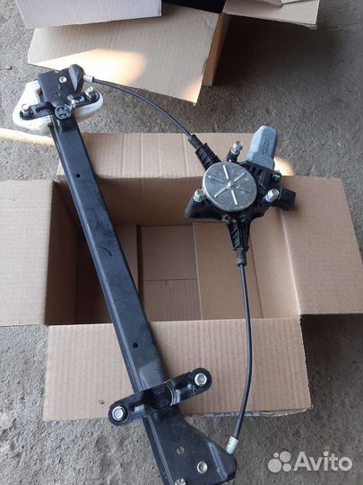 Стеклоподъёмник передний левый Honda Ridgeline