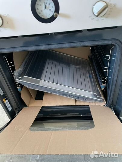 Духовой шкаф Hotpoint Ariston