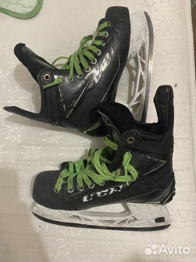 Профессиональные коньки CCM ribcor 80 k sr 6D