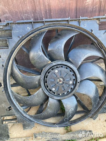 Кожух вентилятора с вентилятором BMW 5 кузов G30