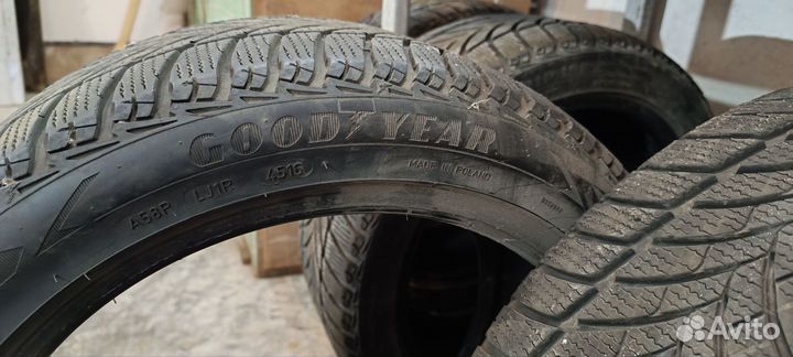 Goodyear UltraGrip Ice 2 235/45 R17