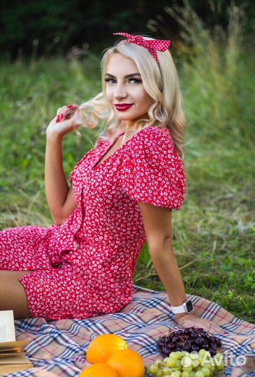 Солоха красная в горошек на резинке