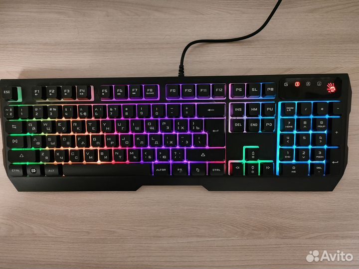 Игровая клавиатура с подсветкой