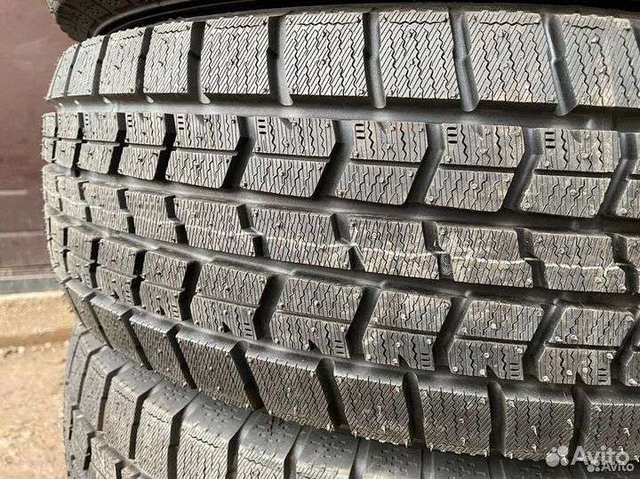 Goodyear Ice Navi 7 215/65 R17