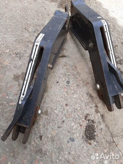 Продам крепёж для экскаваторной навески на Bobcat