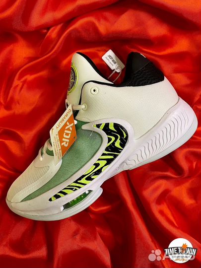 Баскетбольные кроссовки Nike Zoom Freak 4