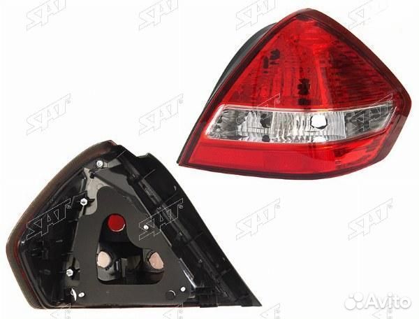 Фонарь задний nissan tiida 04-07 RH 4D