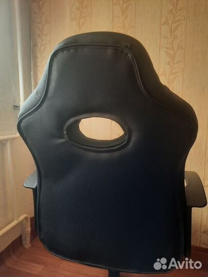 Игровой компьютерный стул