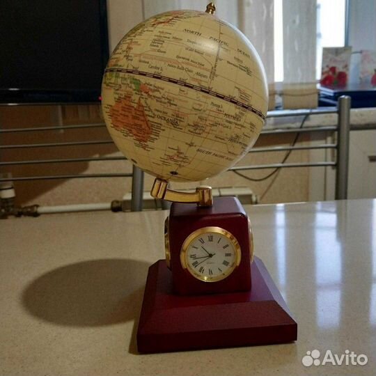 Глобус с часами и термометром