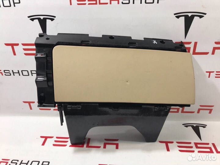 Бардачок Tesla Model S 2013 1035104-00-B