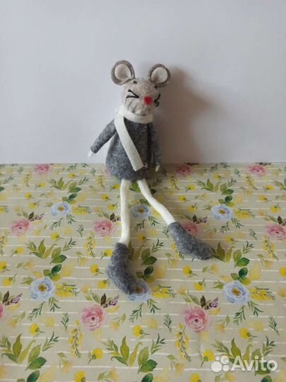 Игрушка мышонок