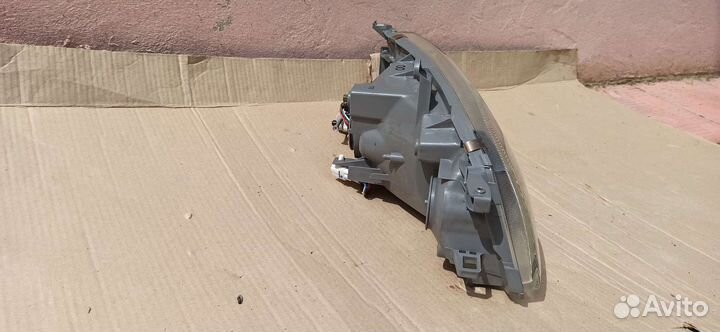 Фара Левая Оригинал Toyota Hiace XH10