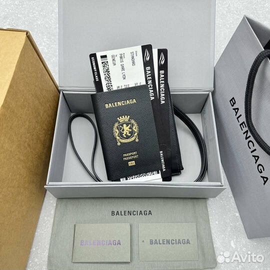 Обложка для паспорта Balenciaga в коробке